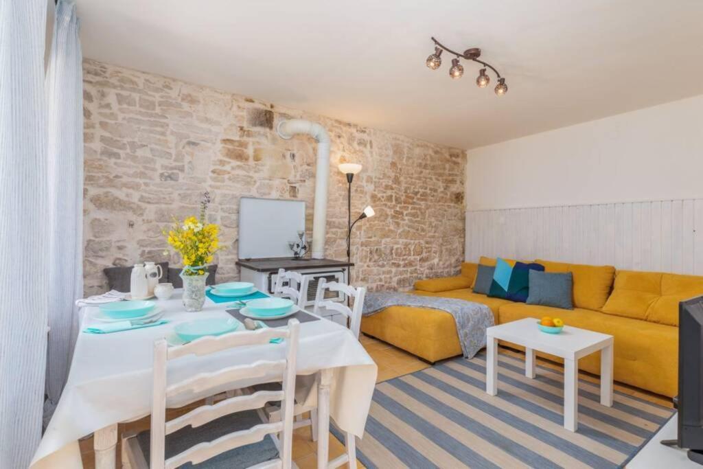 Willa Casa Di Pietra Matelici Divšići Zewnętrze zdjęcie