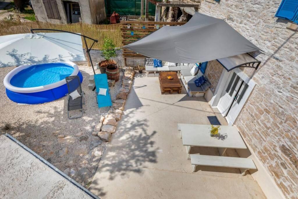 Willa Casa Di Pietra Matelici Divšići Zewnętrze zdjęcie